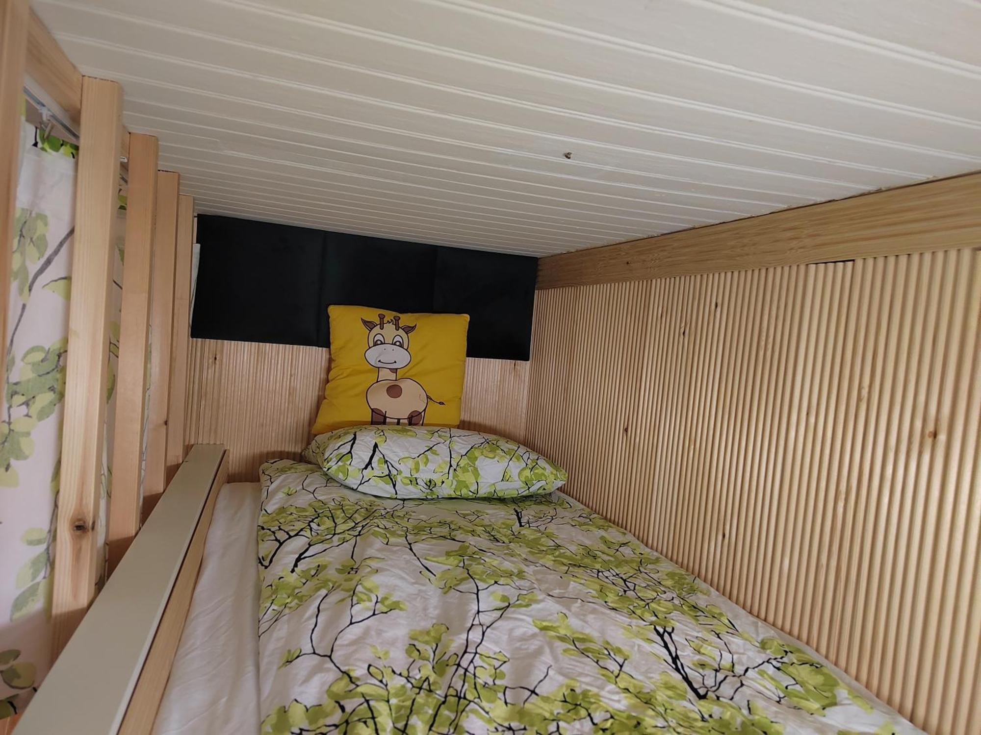 Relax & Recharge - A Unique Suite With A Touch Of Luxury - Hot Tub And Sauna Inspired Decor #Not A Real Sauna# Easy City Access - Direct Train 15 Min To City เฮลซิงกิ ภายนอก รูปภาพ