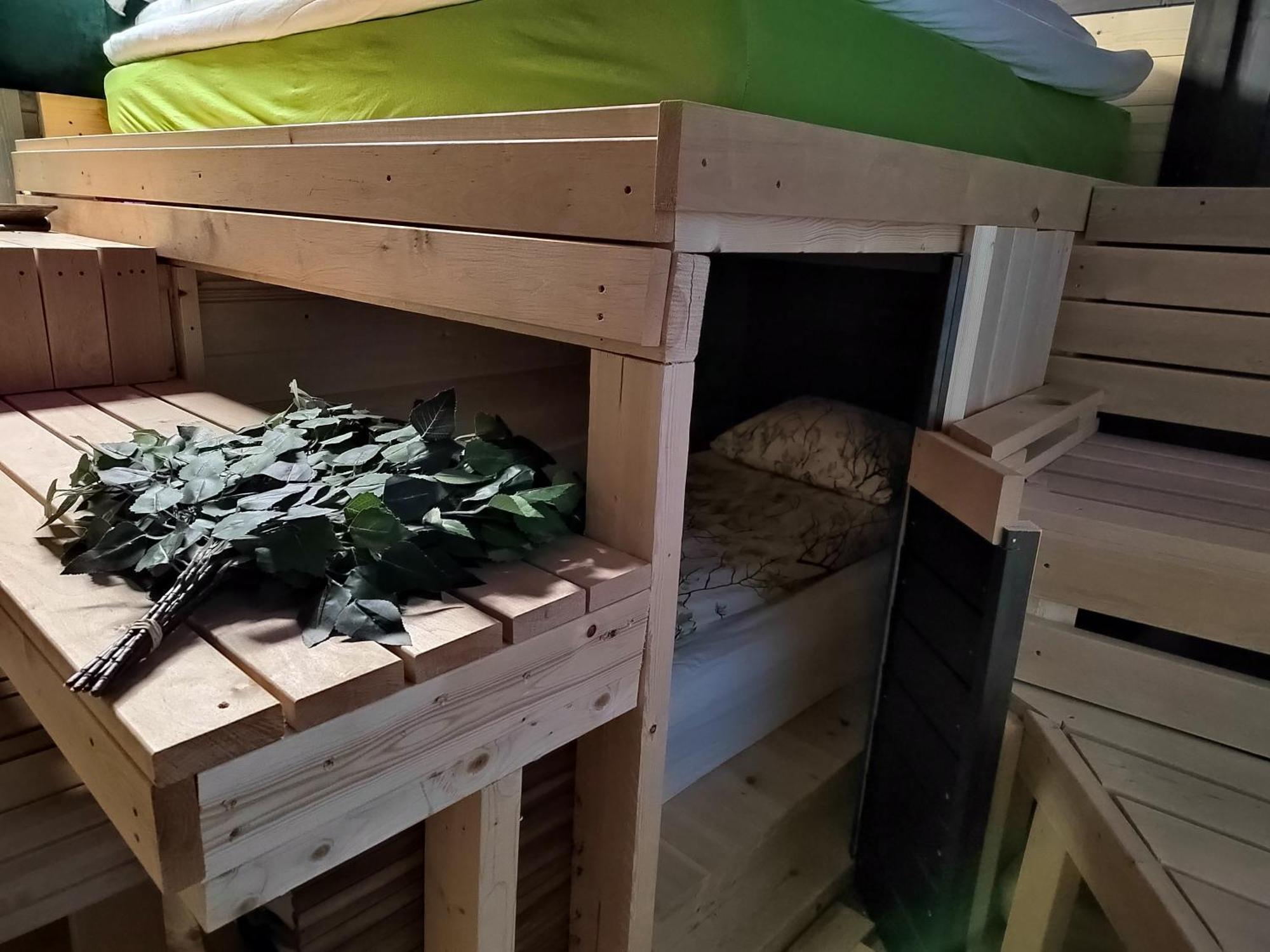 Relax & Recharge - A Unique Suite With A Touch Of Luxury - Hot Tub And Sauna Inspired Decor #Not A Real Sauna# Easy City Access - Direct Train 15 Min To City เฮลซิงกิ ภายนอก รูปภาพ