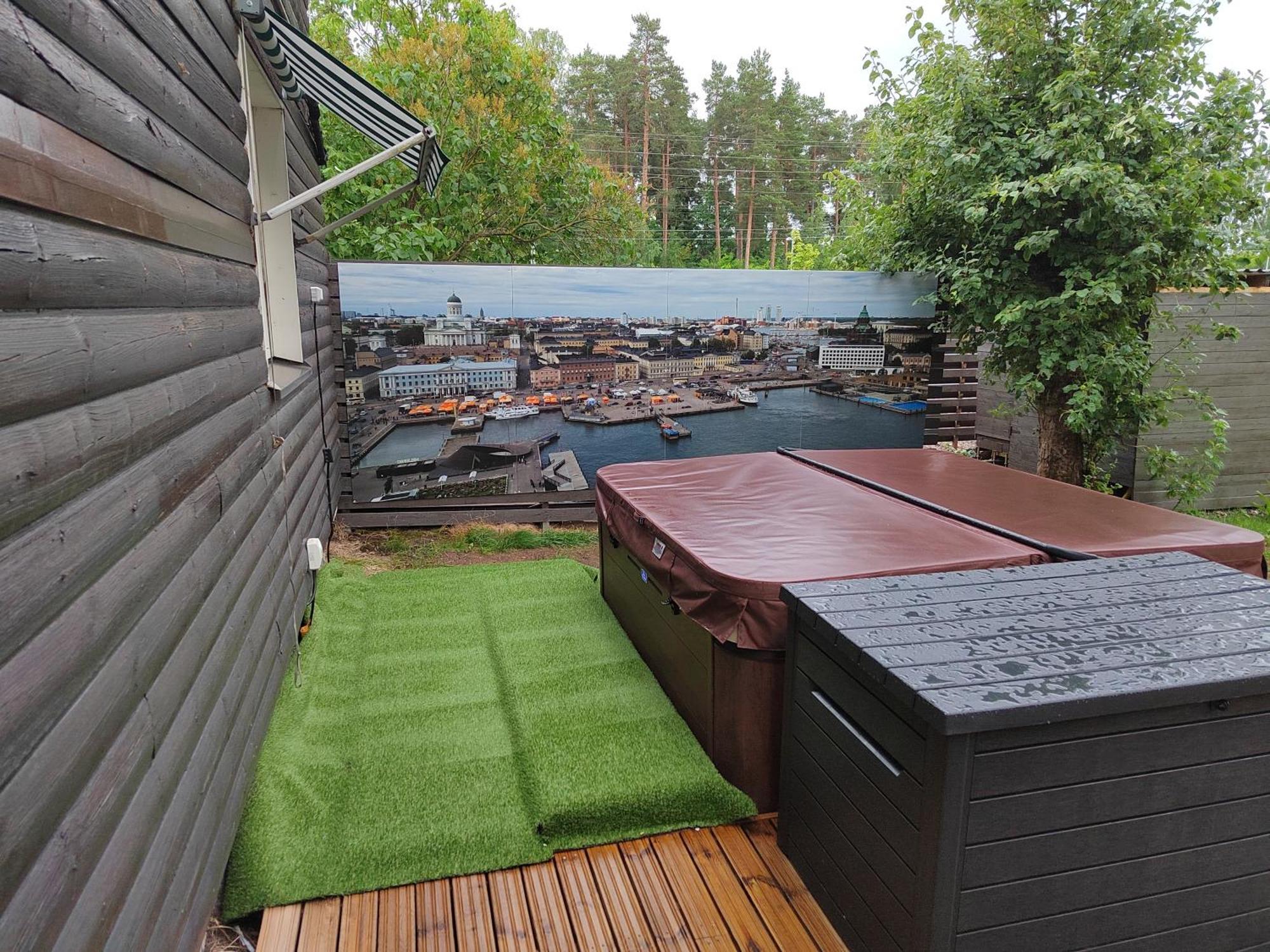 Relax & Recharge - A Unique Suite With A Touch Of Luxury - Hot Tub And Sauna Inspired Decor #Not A Real Sauna# Easy City Access - Direct Train 15 Min To City เฮลซิงกิ ภายนอก รูปภาพ