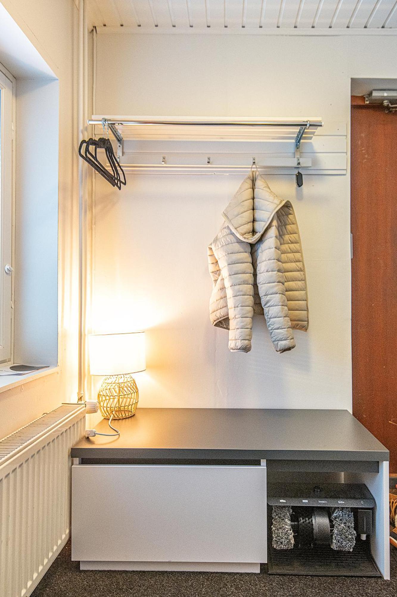 Relax & Recharge - A Unique Suite With A Touch Of Luxury - Hot Tub And Sauna Inspired Decor #Not A Real Sauna# Easy City Access - Direct Train 15 Min To City เฮลซิงกิ ภายนอก รูปภาพ