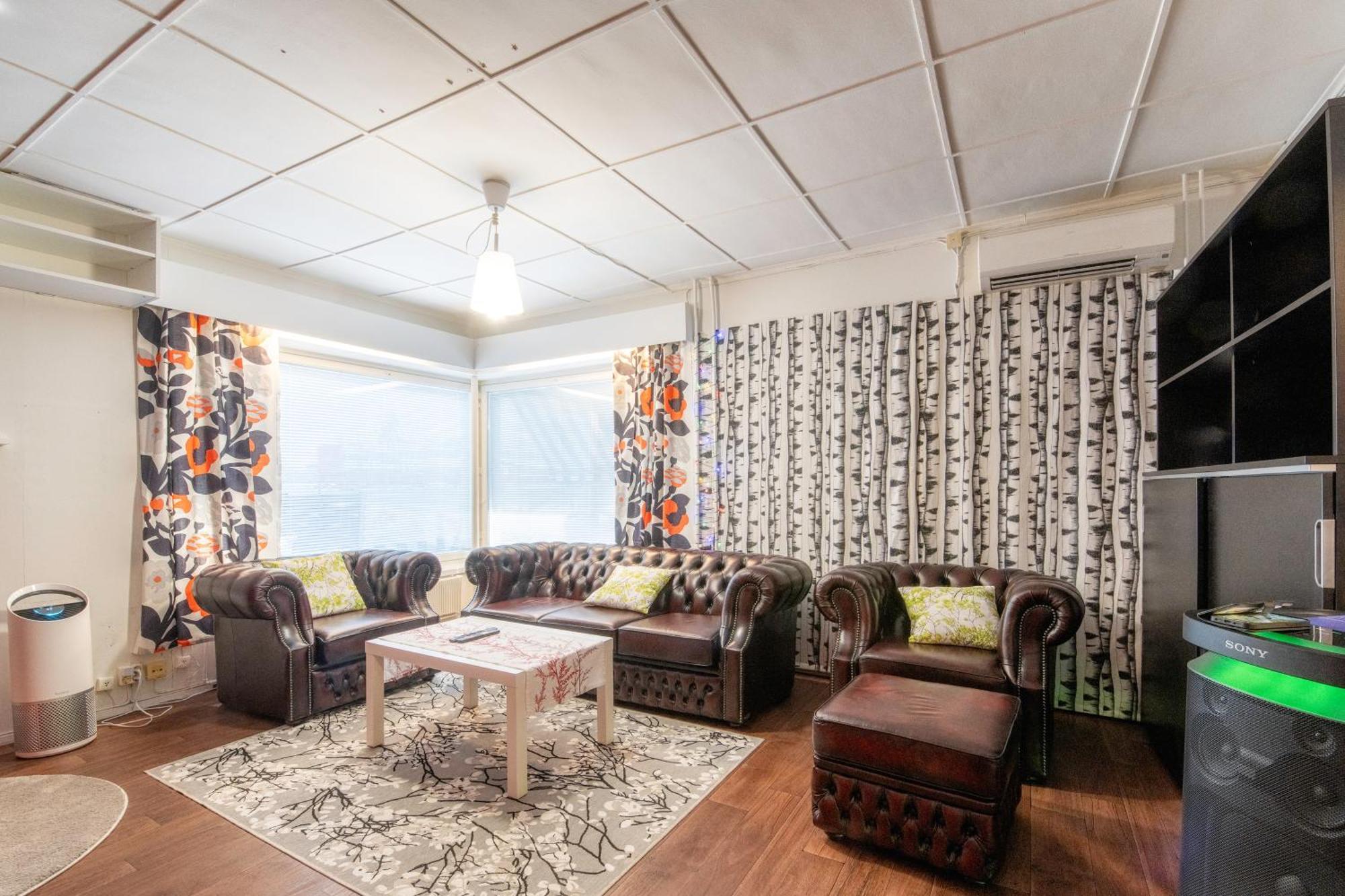 Relax & Recharge - A Unique Suite With A Touch Of Luxury - Hot Tub And Sauna Inspired Decor #Not A Real Sauna# Easy City Access - Direct Train 15 Min To City เฮลซิงกิ ภายนอก รูปภาพ