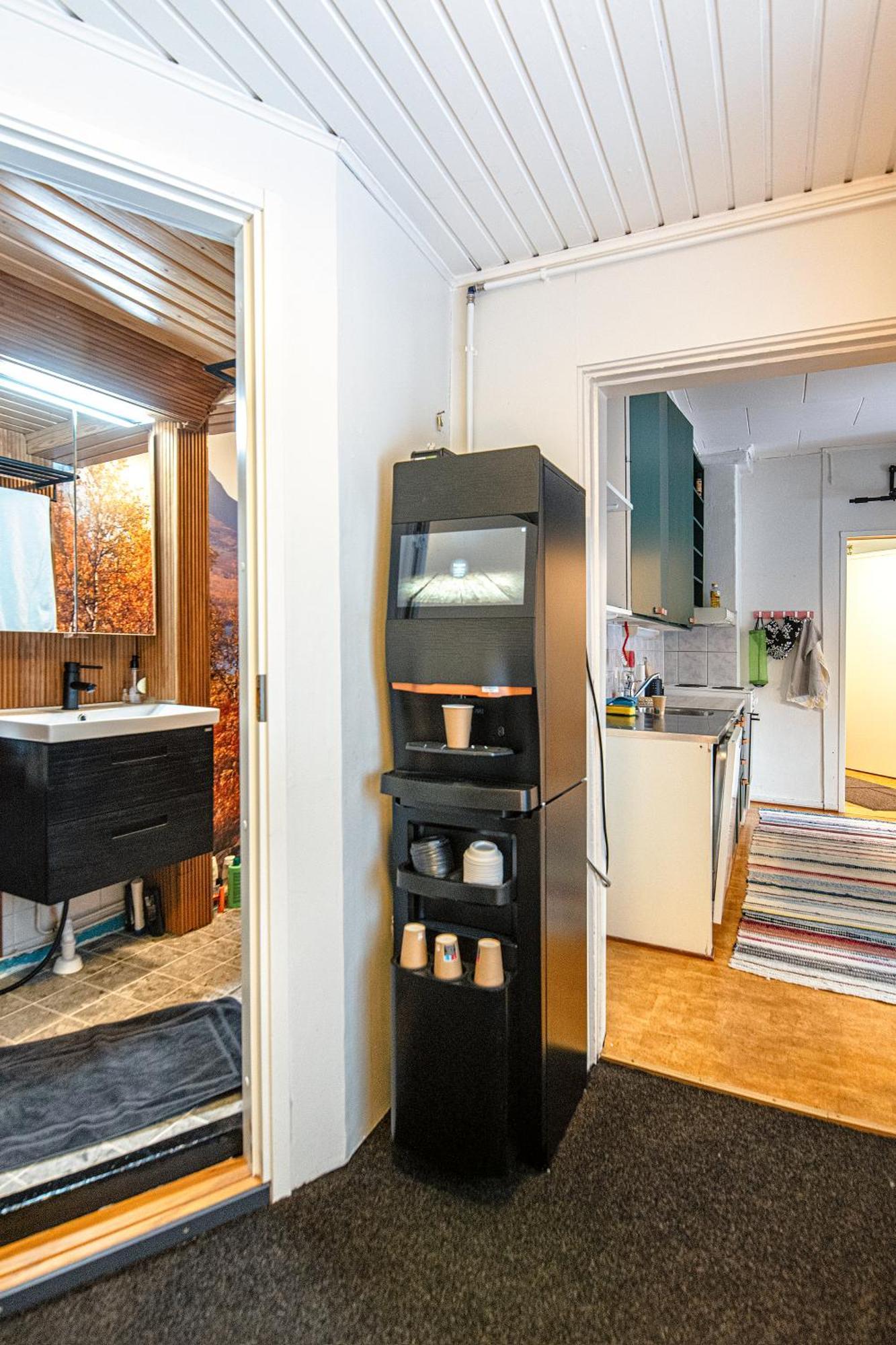 Relax & Recharge - A Unique Suite With A Touch Of Luxury - Hot Tub And Sauna Inspired Decor #Not A Real Sauna# Easy City Access - Direct Train 15 Min To City เฮลซิงกิ ภายนอก รูปภาพ
