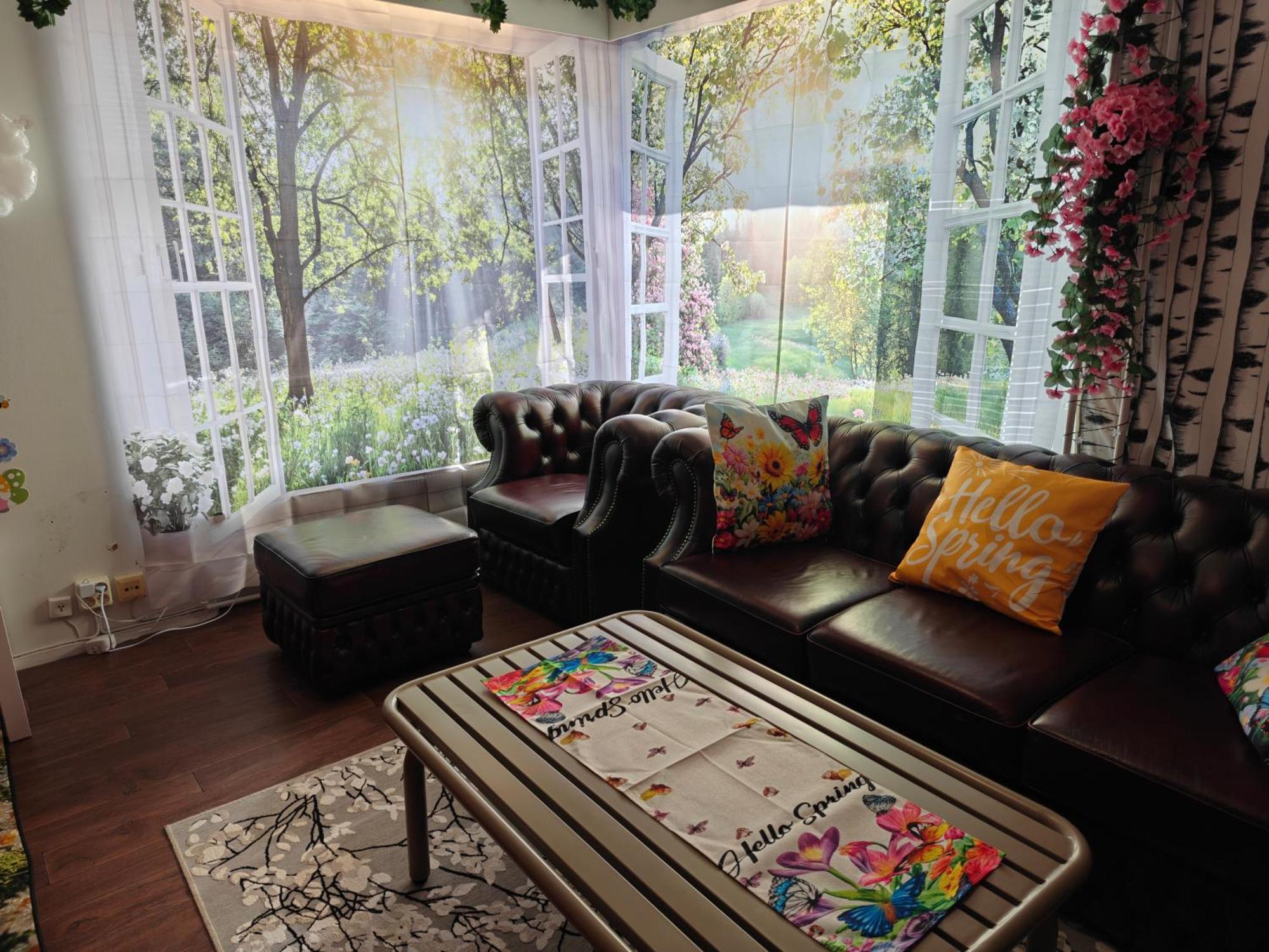 Relax & Recharge - A Unique Suite With A Touch Of Luxury - Hot Tub And Sauna Inspired Decor #Not A Real Sauna# Easy City Access - Direct Train 15 Min To City เฮลซิงกิ ภายนอก รูปภาพ